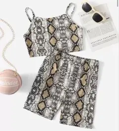 SHEIN キッズ ヘビ柄トップス＆ショートパンツセット