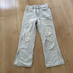 ダメージデニムパンツ