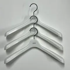 【シエスタ】sacai ハンガー5本セット 2025年最新】sacai 衣類ハンガーの人気アイテム - メルカリ