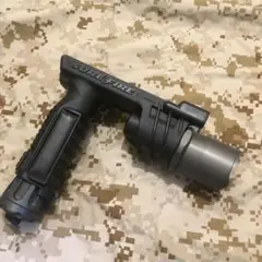 中古激レアSUREFIRE M900Aレッド フォアグリップウェポンライト 旧型 19029767 激レア!! SUREFIRE M900A-WH フォアグリップウェポン