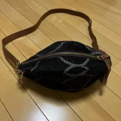 幾何学模様のショルダーバッグ