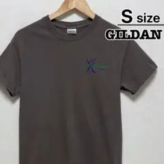 USA古着　GILDAN　Tシャツ　S　ダークグレー　ワンポイントプリント　ロゴ