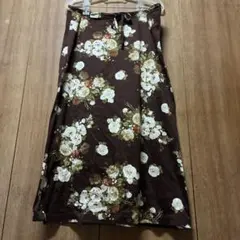カネコイサオ薔薇柄スカート