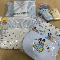 AKACHAN HONPO ベビー肌着３枚組と靴下、オムツカバー２枚組スタイ３枚