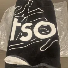 ロゴ入り黒タオルワトソン