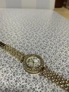 新品☆安心のメルカリ便☆レディース☆腕時計☆クォーツ☆ ゴールド × ホワイト☆