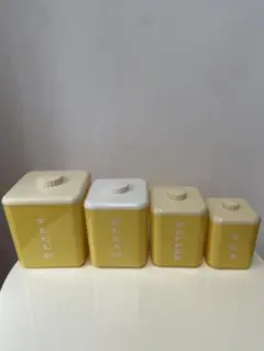 プラスチックカントリーキャニスター　　4点