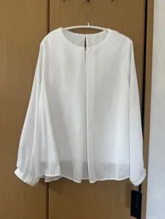 【新品未使用美品】ストライプデザイン 長袖ブラウス M 白