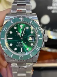 Rolex Submariner Date 緑色 40mm