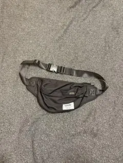ブラック ボディバッグ