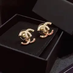 CHANELピアス CC ゴールド&クリスタル ハーフ2022新作