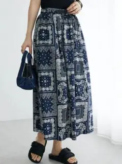 美品 CRAFT STANDARD BOUTIQU バンダナ柄スカート ネイビー