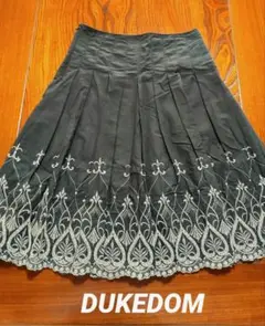 新品未使用　DUKEDOM　フレアスカート　膝下　刺繍　ゴールド　黒　エスニック