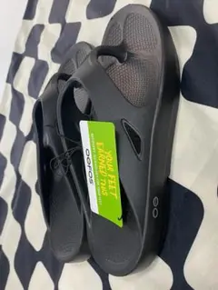 新品 OOFOS リカバリーサンダル 黒 EU43 男女兼用