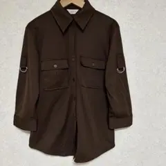 L.O.Dブラウンポケット付き長袖シャツ ロールアップVネック