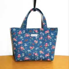 ネイビーに薔薇と鳥さんキャスキッドソン　トートバッグハンドメイド