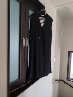 黒　ジレ
