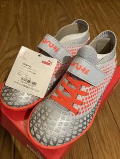 PUMA FURUH シルバーオレンジ キッズシューズ 18cm
