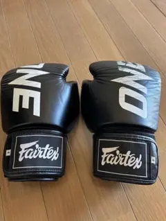 Fairtex ONE ボクシンググローブ 黒
