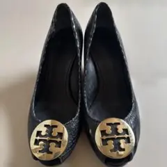 Tory Burch ネイビーパンプス