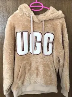 値下げ不可　美品　UGG パーカー　フーディ　フリース　ボア　ベージュ　ロゴ