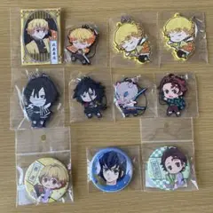 鬼滅の刃 アクリルキーホルダーとバッジセット
