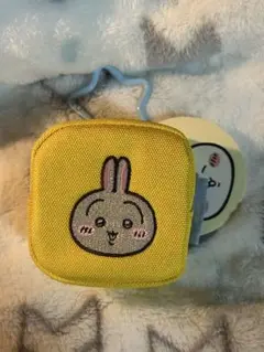 ちいかわ カラビナつき刺繍スクエアミニポーチ うさぎ　プライズ品
