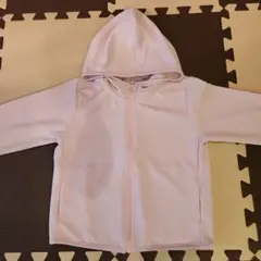 ユニクロ　薄手パーカー　UVカット　上着　　ピンク　100