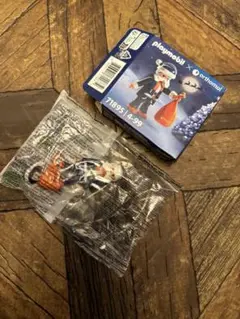 【韓国限定】orthomol × playmobil 2点セット Playmobil X Orthomol Collaboration Figures 71895 Santa 71896
