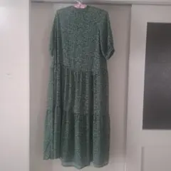リーフ柄ワンピース
