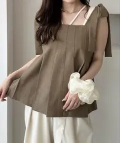 apres jour clair肩リボンプリーツビスチェ