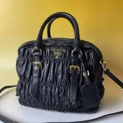 Prada 美品 2way 黒 ギャザー ナッパレザー ハンドバッグ プラダ
