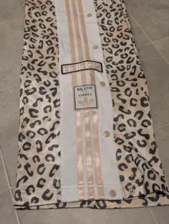 adidas　トラックパンツ　レオパード　XS