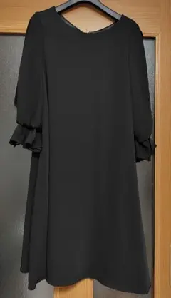 スリットスリーブワンピース　黒フォーマル