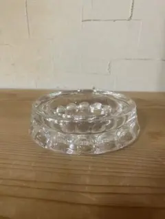 ガラス製 丸型灰皿〜直径約17cm