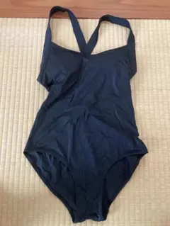 ユニクロ　ワンピース水着　ブラック　女性　未使用