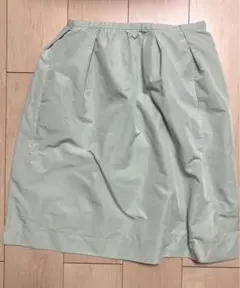ハイアリン　グリーンのスカート