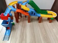 トミカシステム　コースをチェンジ！ダイナミックアクションドライブ