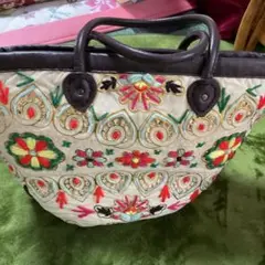 刺繍入りアイボリーショルダーバッグ
