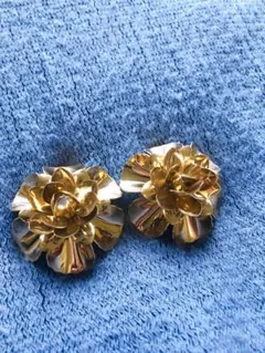 ゴージャス　花　ピアス　ゴールド