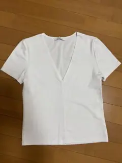 ZARA VネックホワイトTシャツ 半袖　Sサイズ