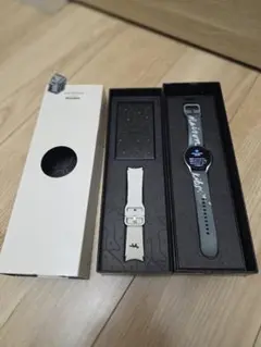 SAMSUNG Galaxy × MAISON KITSUNE