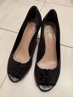 Tory Burch トリーバーチ ブラック オープントゥ パンプス