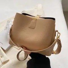 新品 ハンドバッグ ショルダーバッグ レディース　PUレザー ベージュ