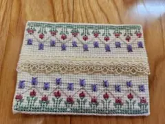 刺繍花模様のティッシュケース