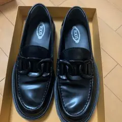 トッズローファー