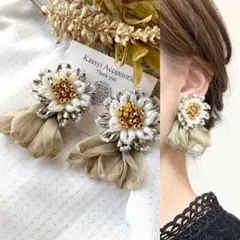 ビーズ刺繍フラワー×ミストシフォン　ピアス　イヤリング