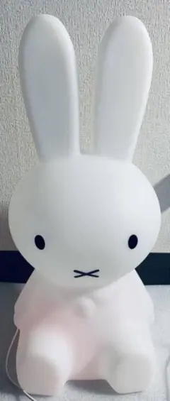 うさぎのフロアライト 調光 リモコン式 箱等なし ※有名なうさぎのキャラではない