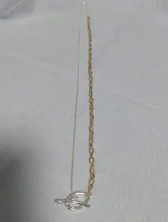 新品　未使用　シルバーゴールドコンビネーション　トグルクラスプネックレス
