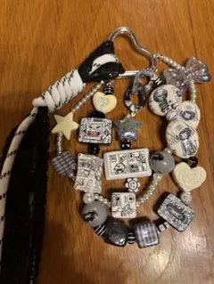 hironoハンドメイド モノクロコミックストラップ